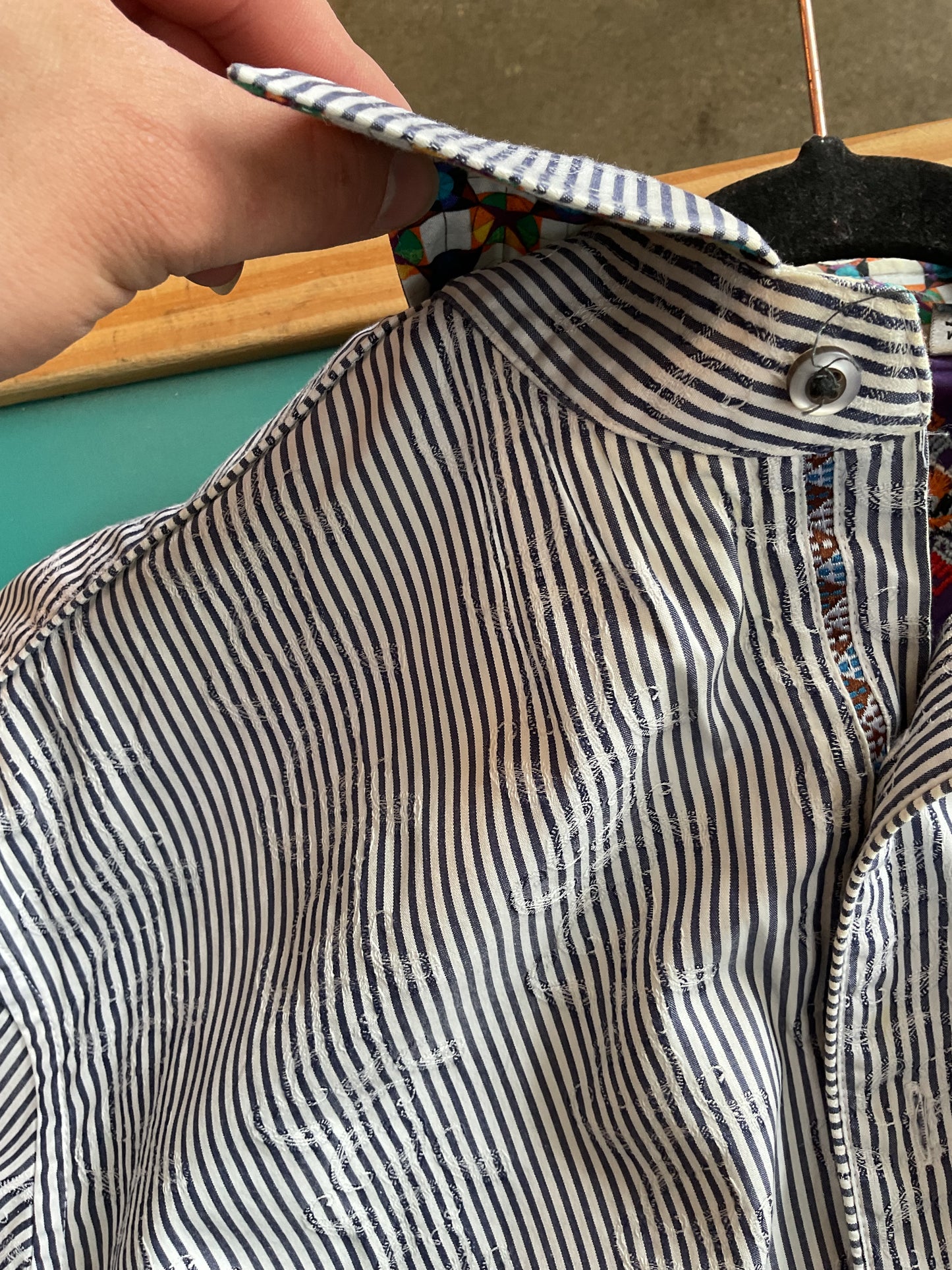 Fun Robert Graham striped and embroidered Button Up Size M