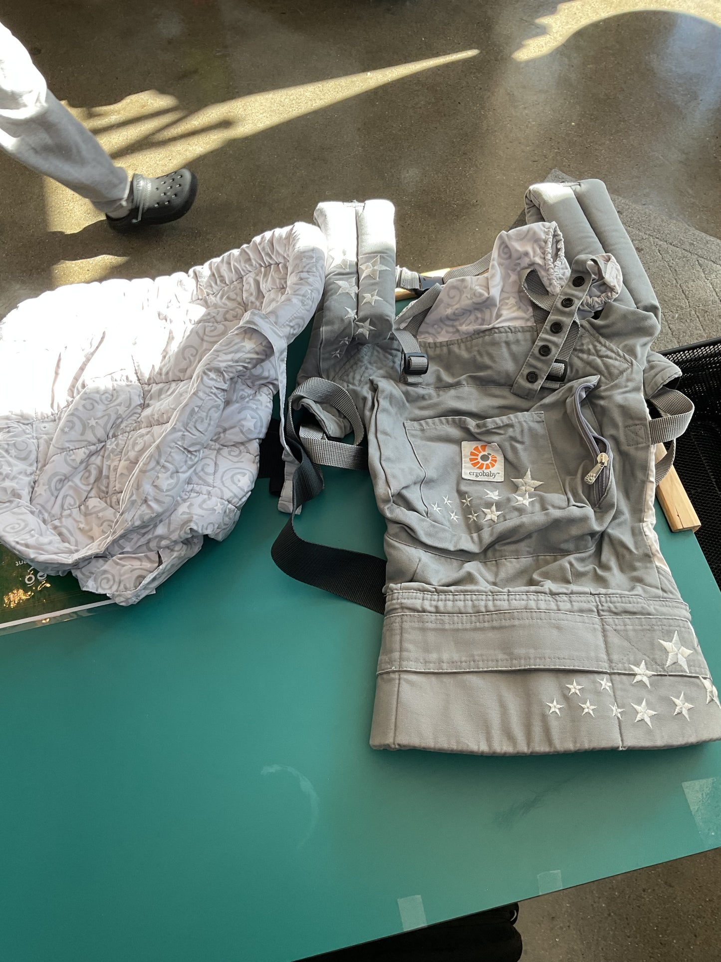Ergobaby Original Bundle of Joy Baby Carrier & Infant Insert