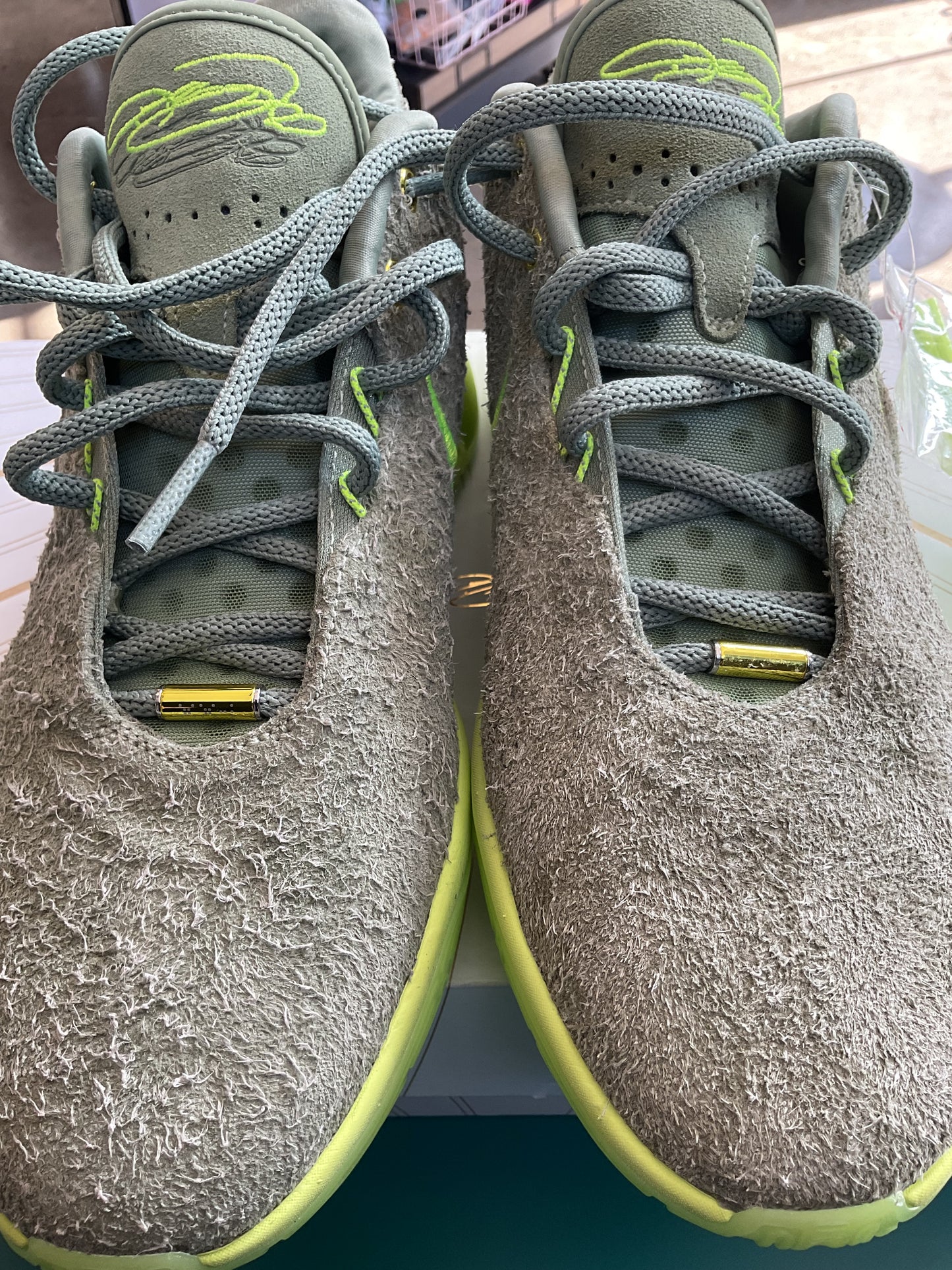 LeBron XXI Oil Green/Volt “Algae” New with Box Size 9
