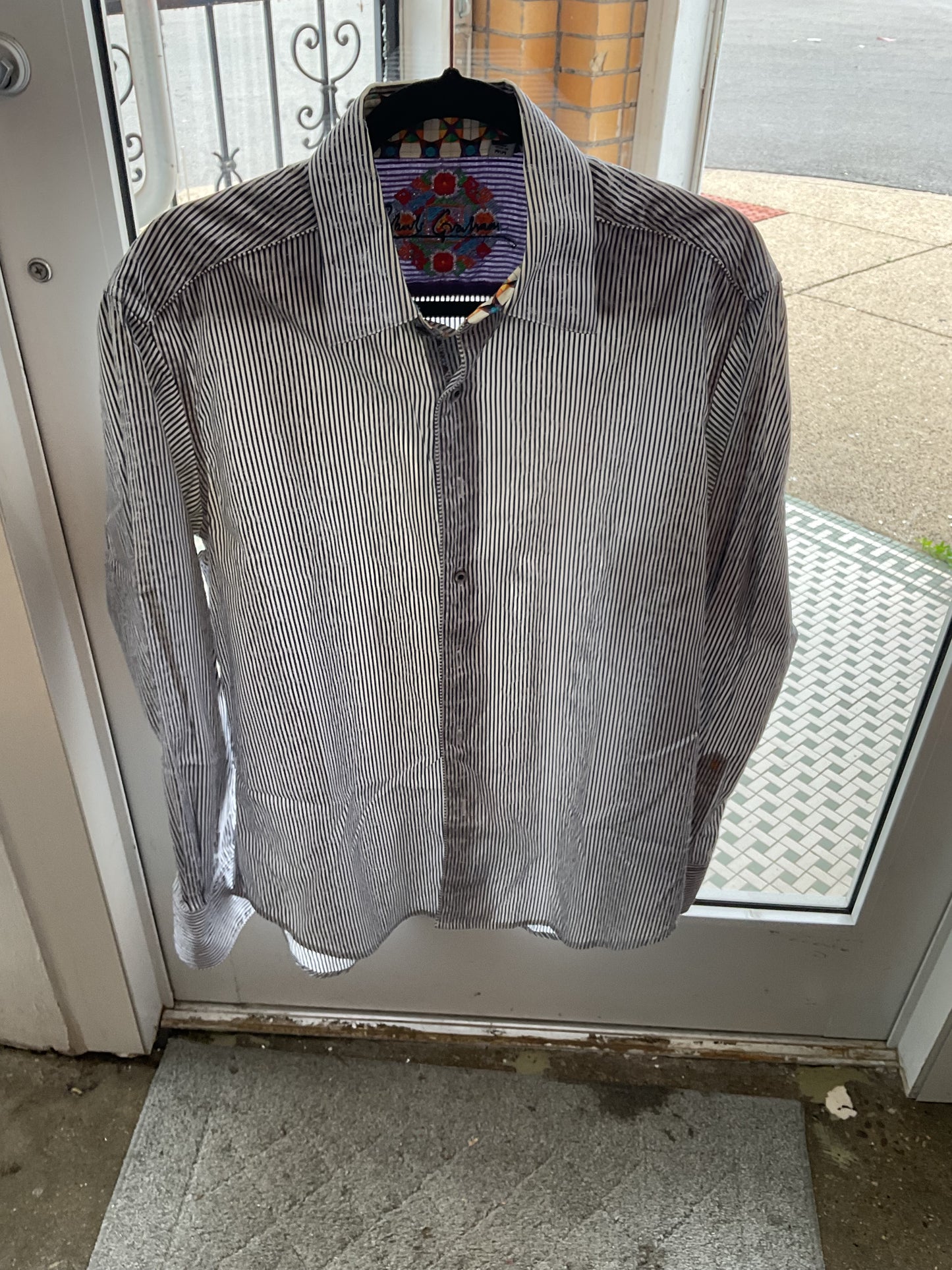 Fun Robert Graham striped and embroidered Button Up Size M