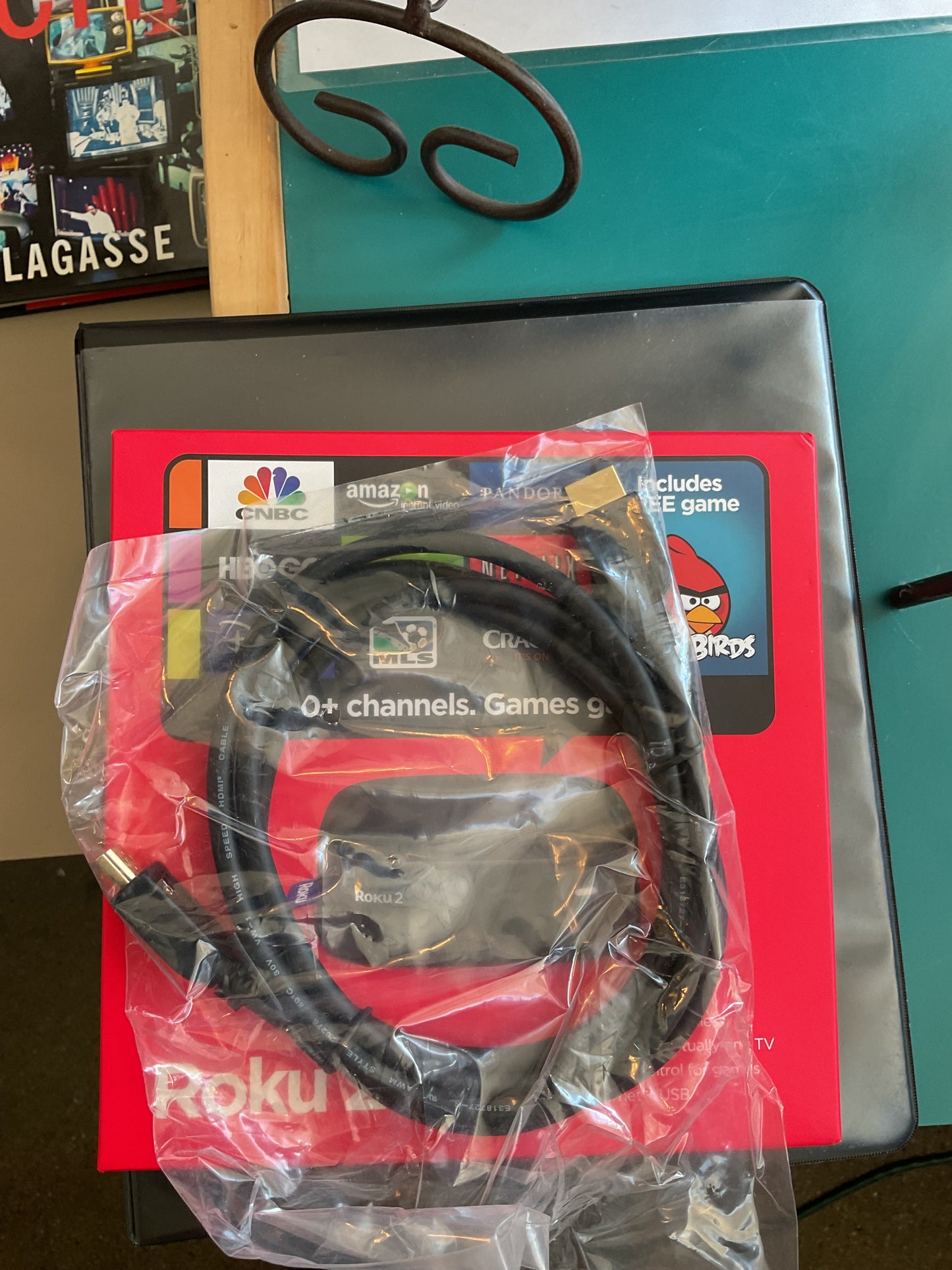 Roku 2 + HDMI Cable
