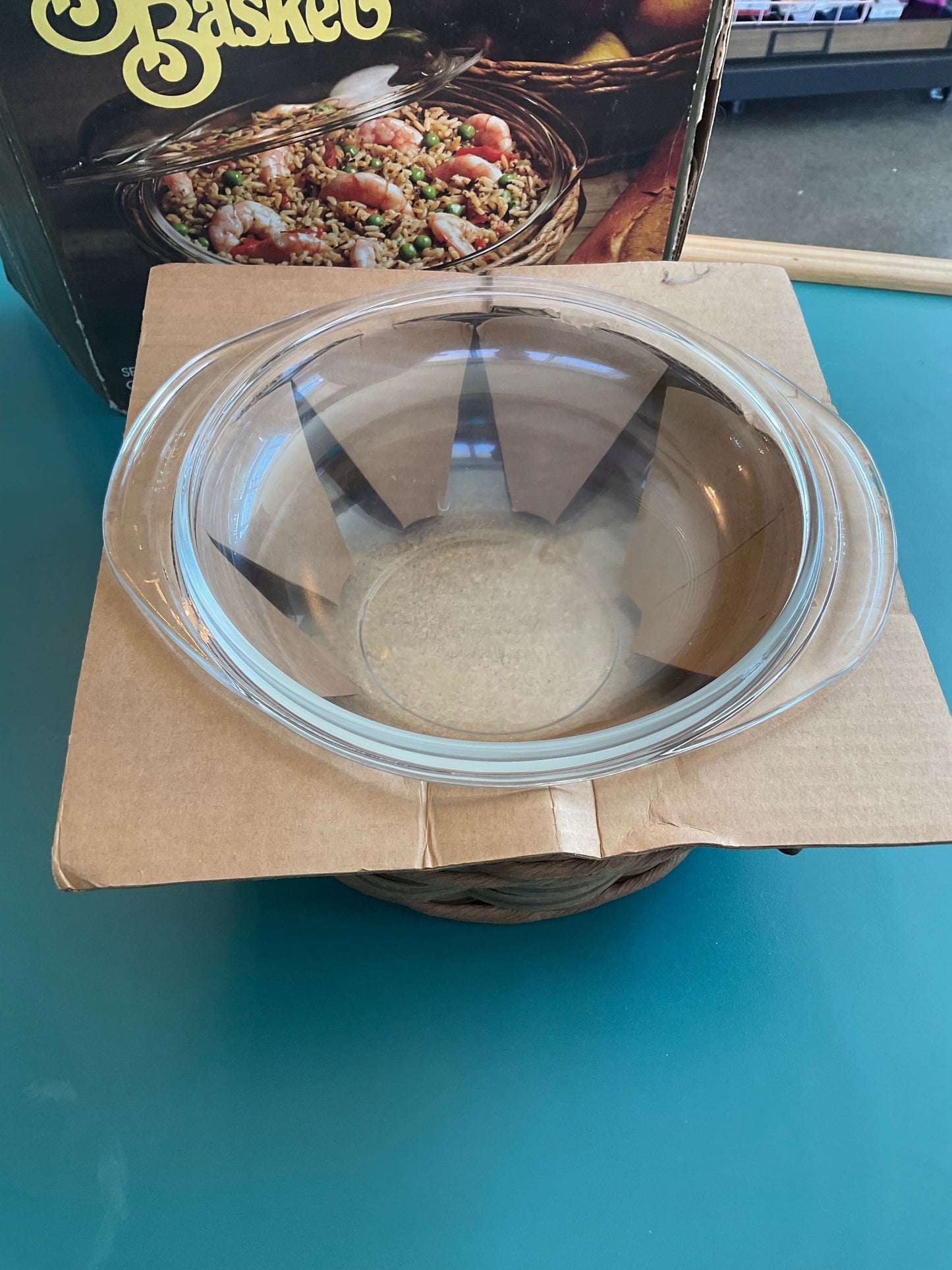 Vintage Pyrex 2 Quart Baker in a Basket