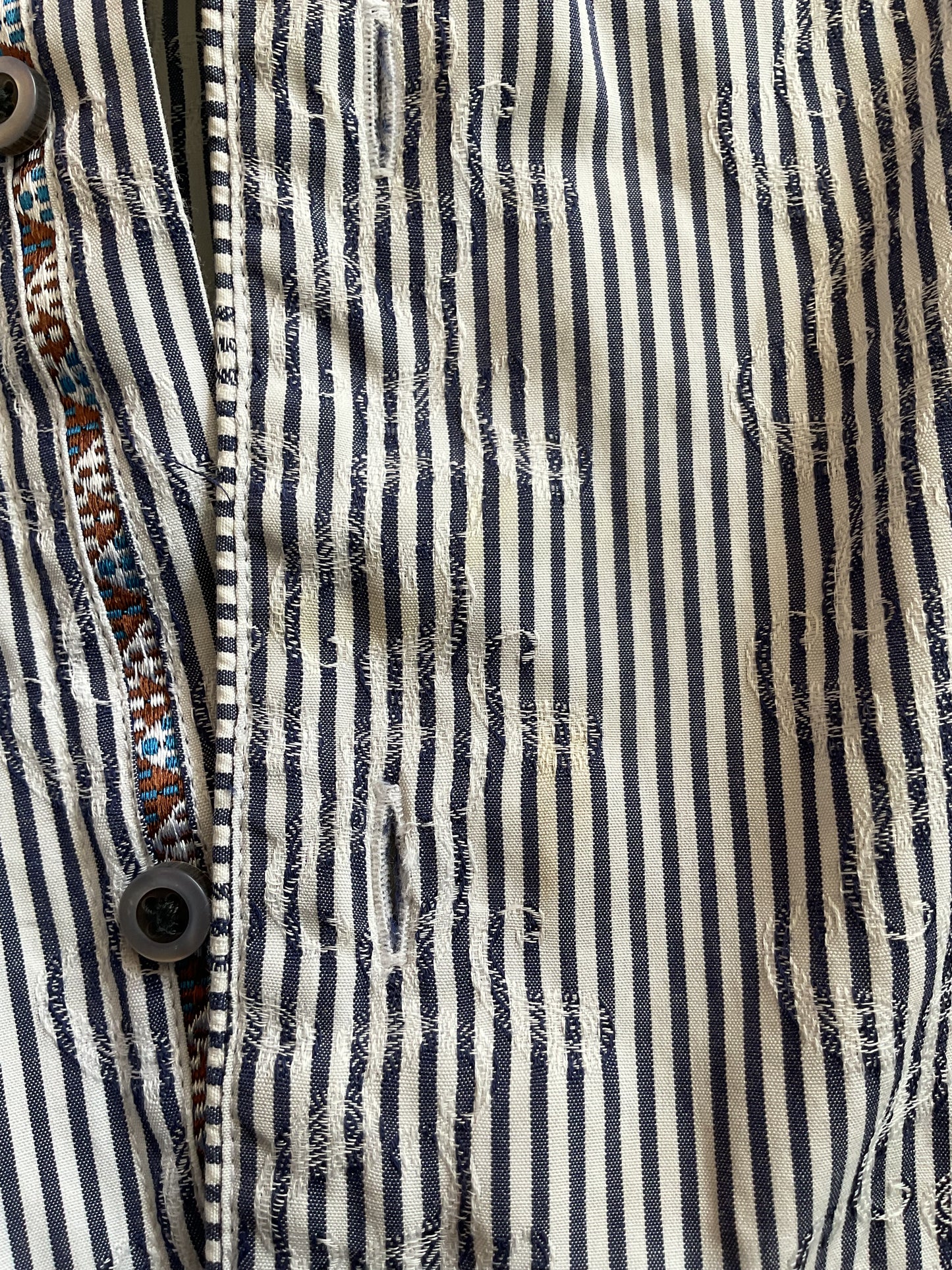 Fun Robert Graham striped and embroidered Button Up Size M