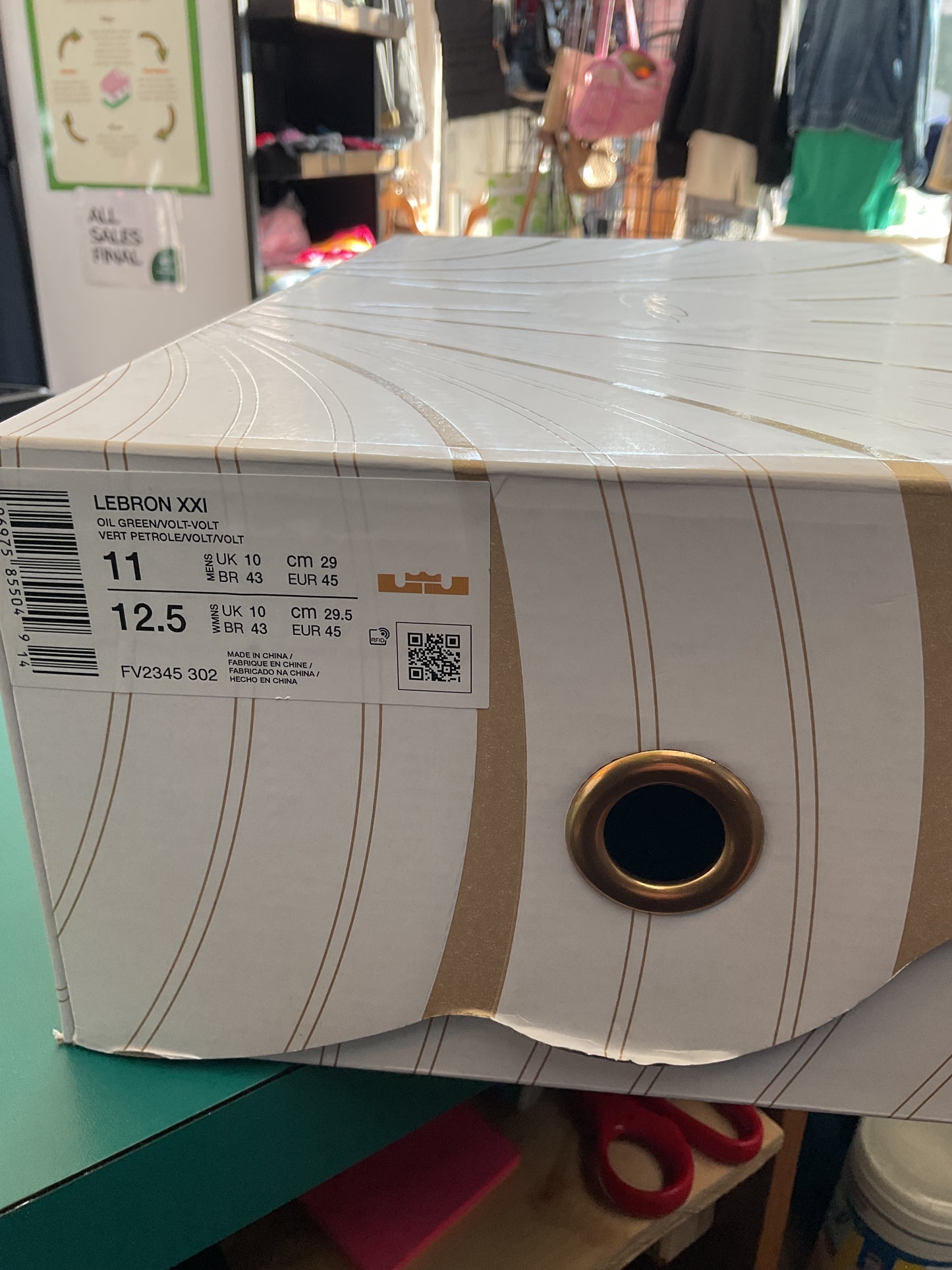 LeBron XXI Oil Green/Volt “Algae” New with Box Size 11