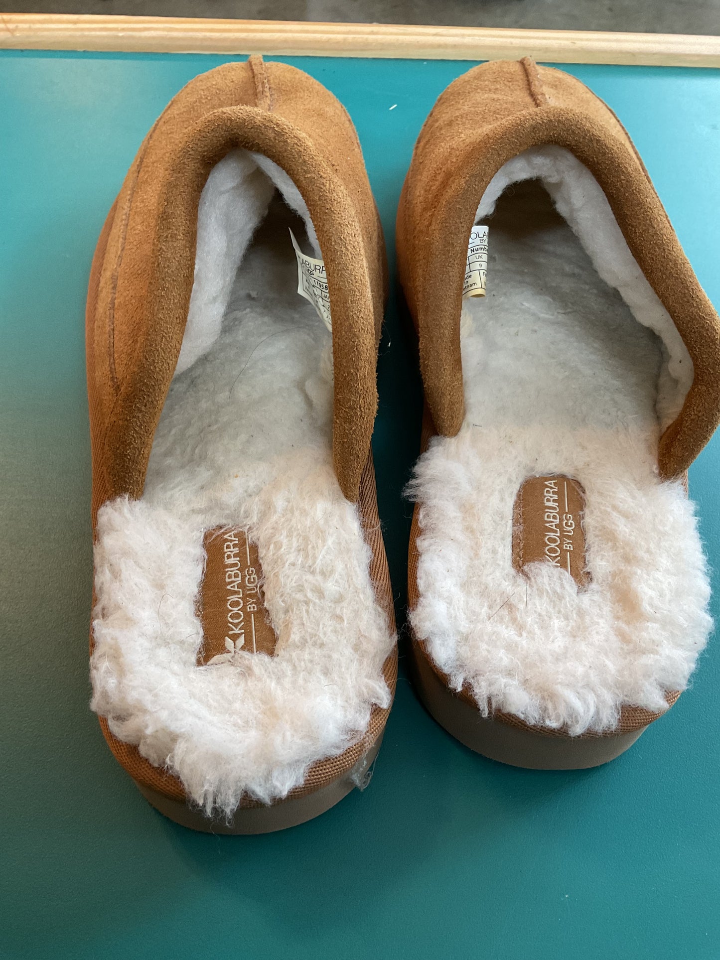 Koolaburra by UGGS Men’s slip on shoes Size 10