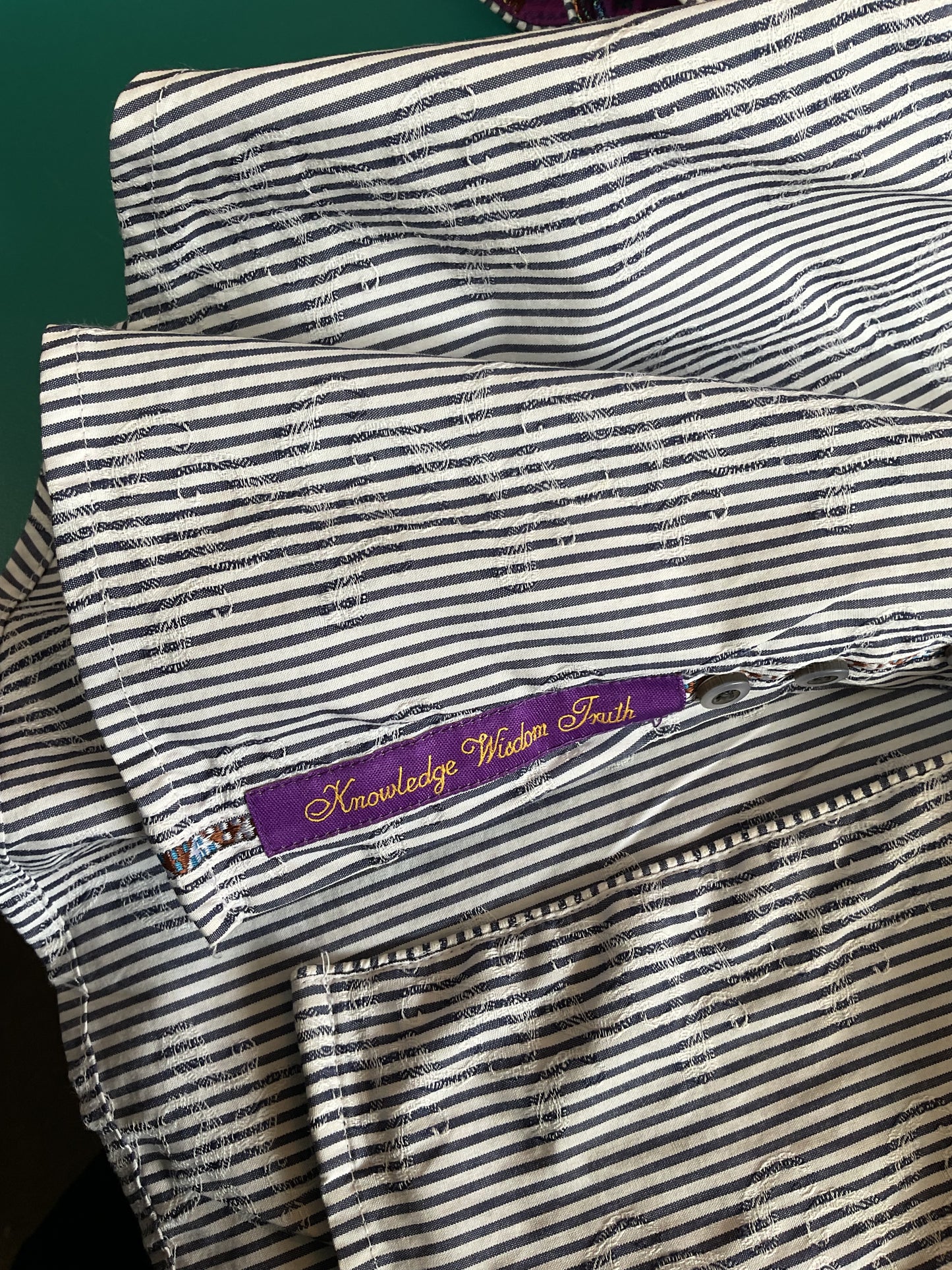 Fun Robert Graham striped and embroidered Button Up Size M