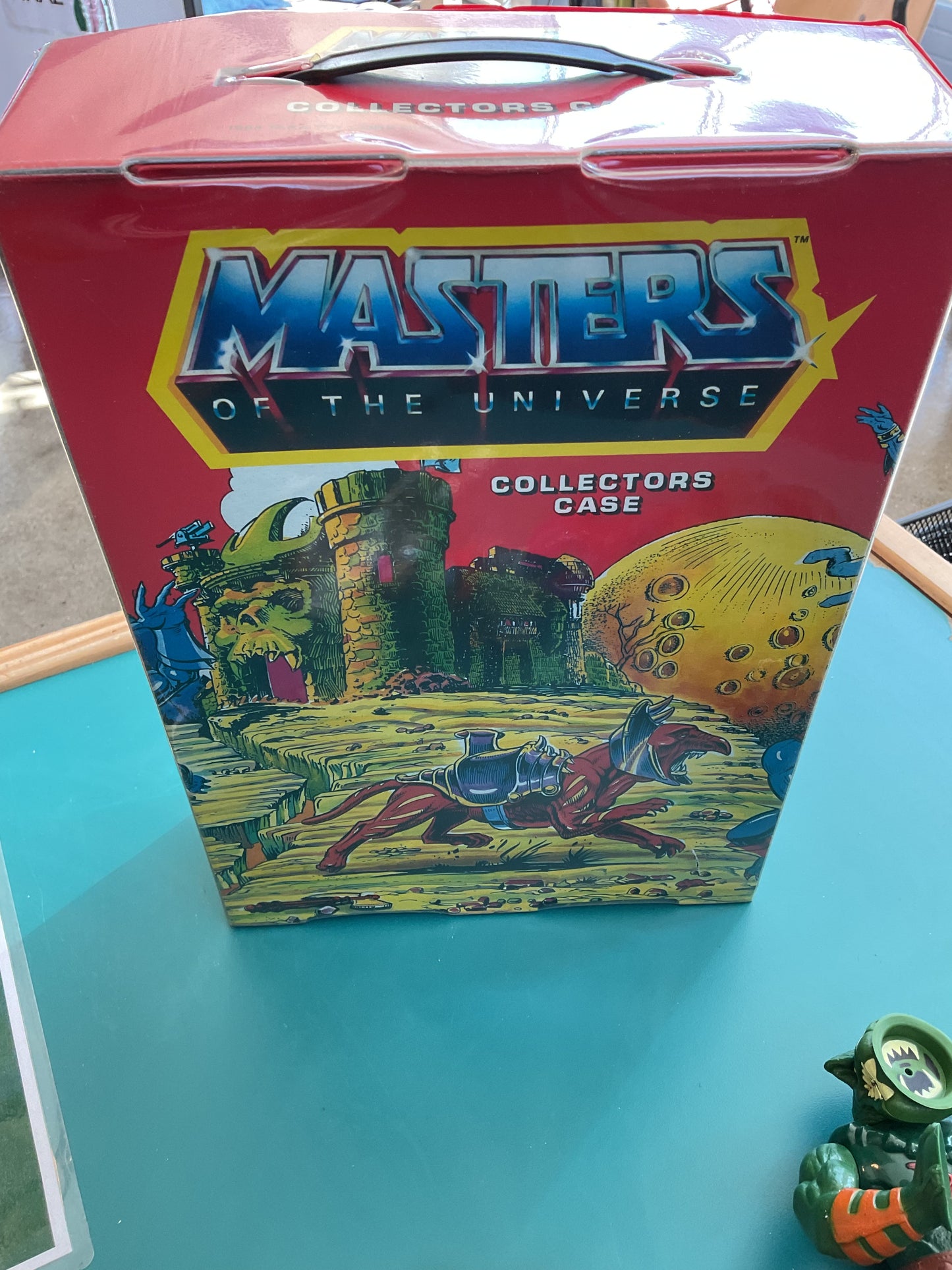 Masters of Universe Lot of 7 Action Figures with Collectors Case