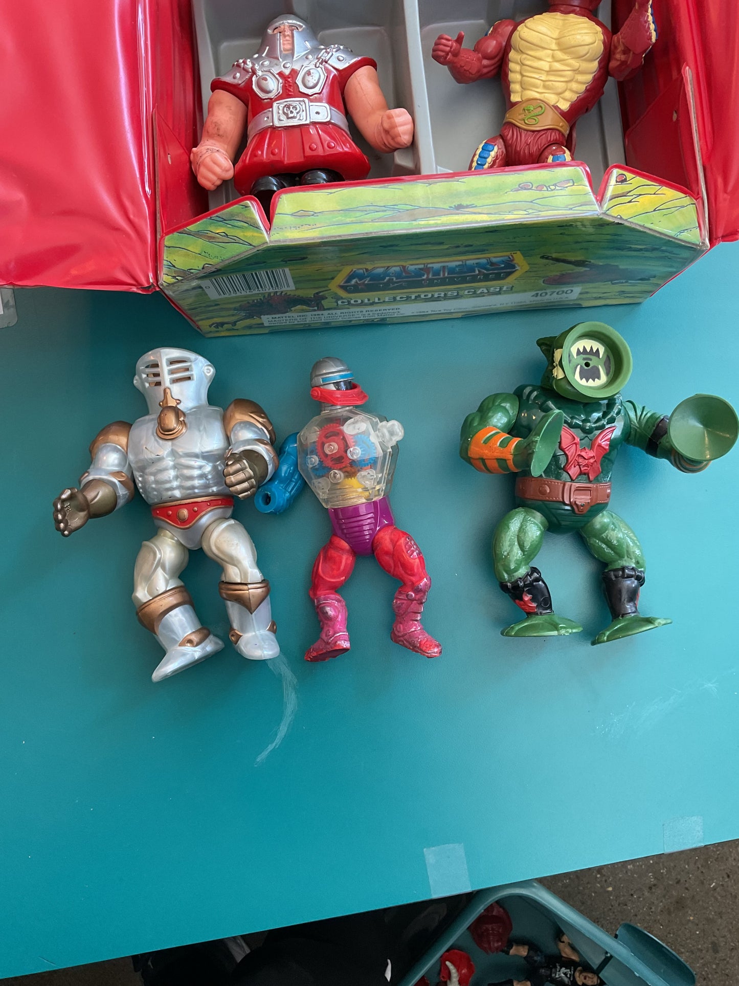 Masters of Universe Lot of 7 Action Figures with Collectors Case