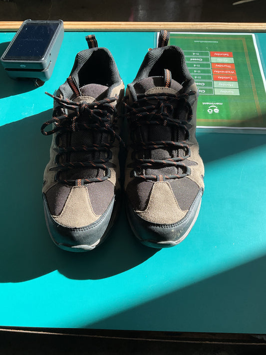 Eddie Bauer Waterproof Lightly Used Size 11.5 Mens Outdoor Shoes