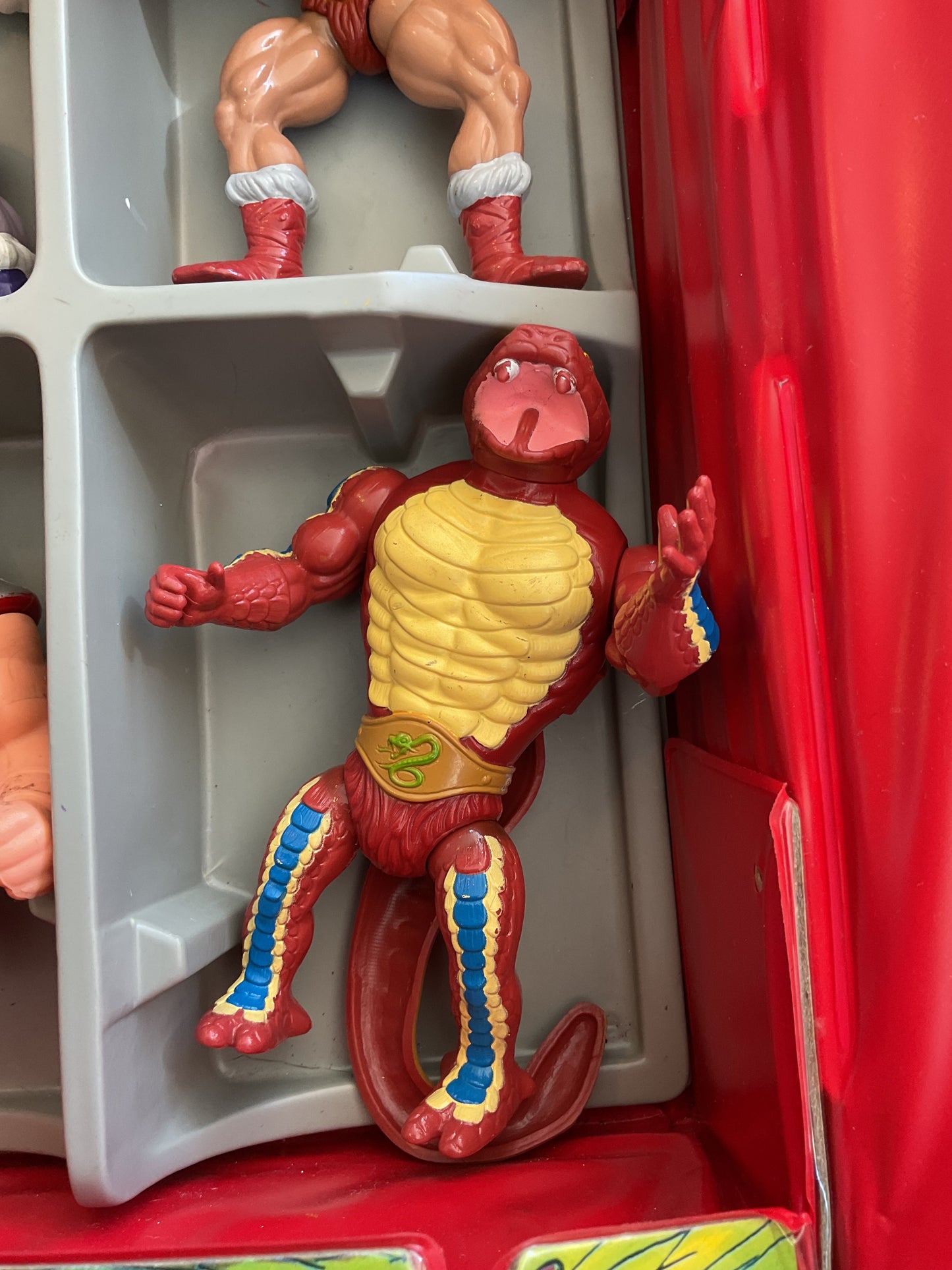 Masters of Universe Lot of 7 Action Figures with Collectors Case