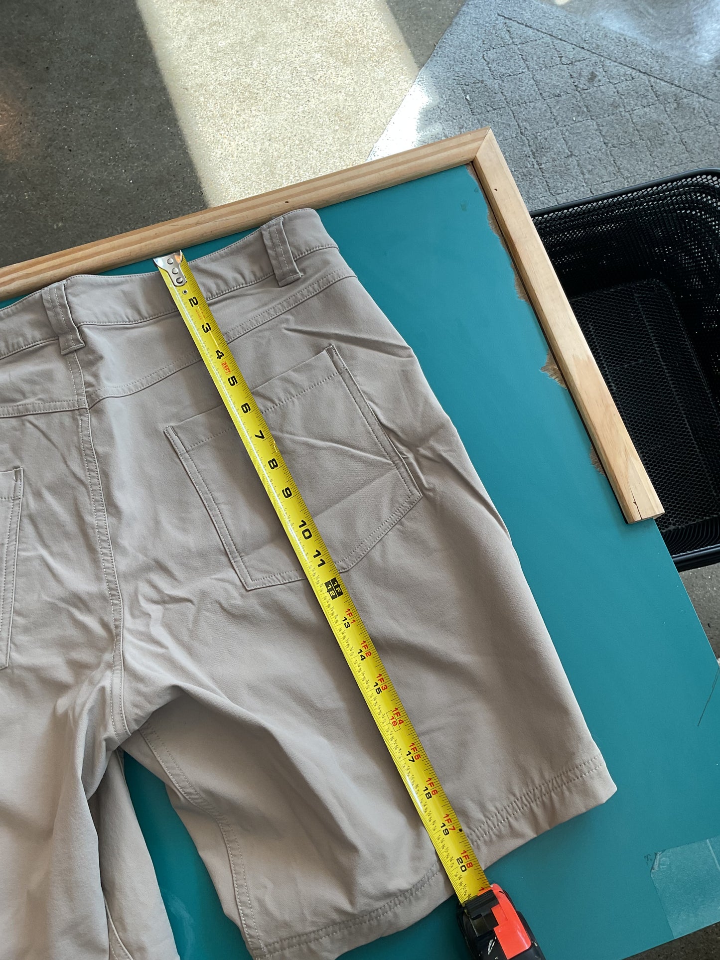 North Face Men’s Regular 36 Khaki Shorts