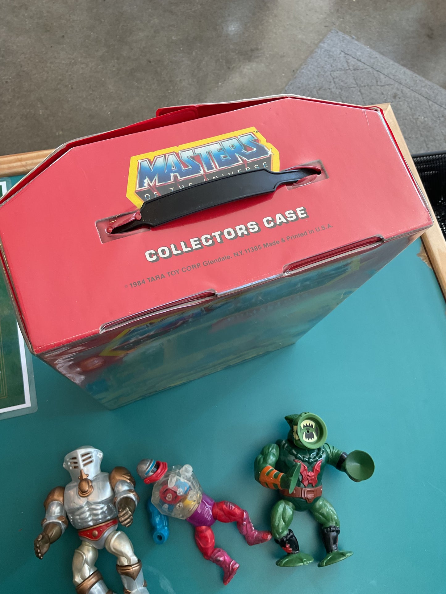 Masters of Universe Lot of 7 Action Figures with Collectors Case