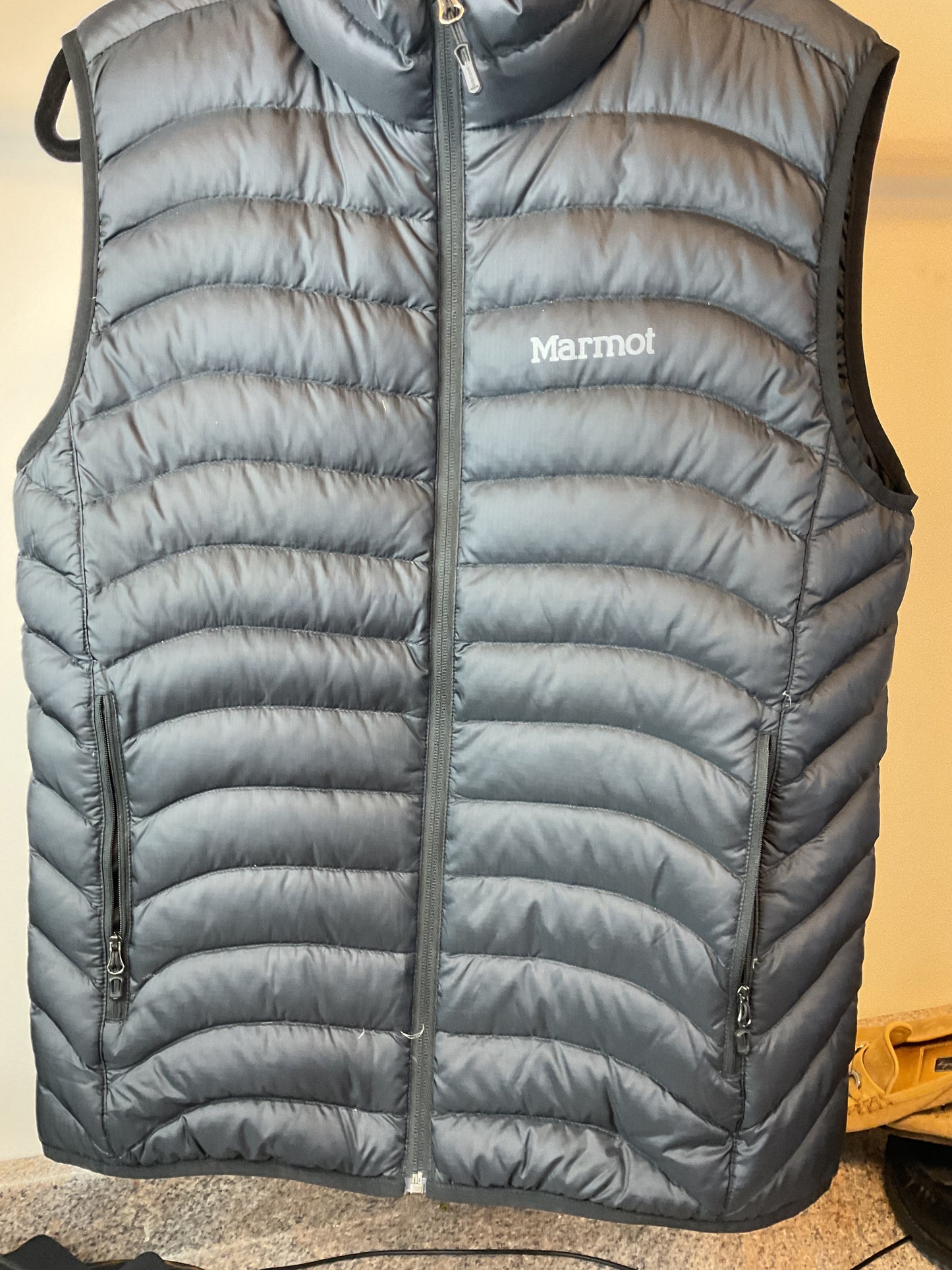 Marmot Men’s Warm Puffer Vest Medium