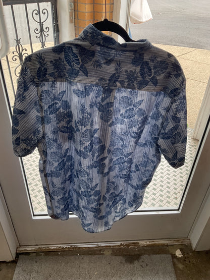 Tommy Bahama Short Sleeve Button Up Size Medium
