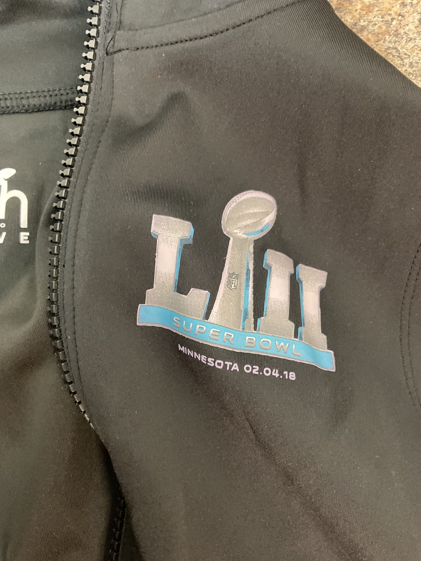 Comfortable Super Bowl LII Zipup Vest 2XL